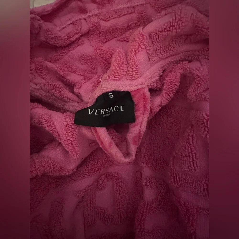 Versace Robe (short version) - Picture 7 of 10